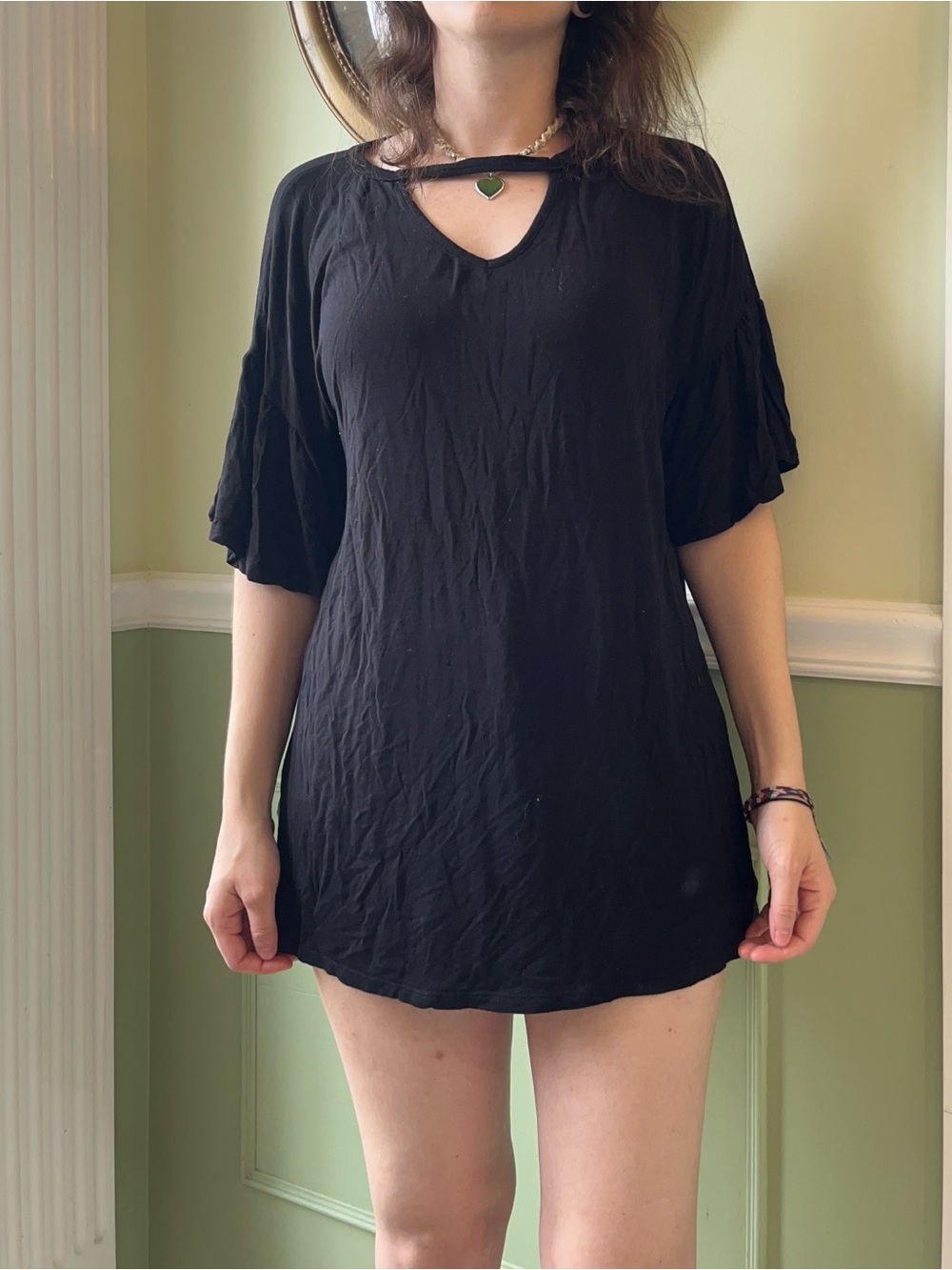 MTS V neck black top